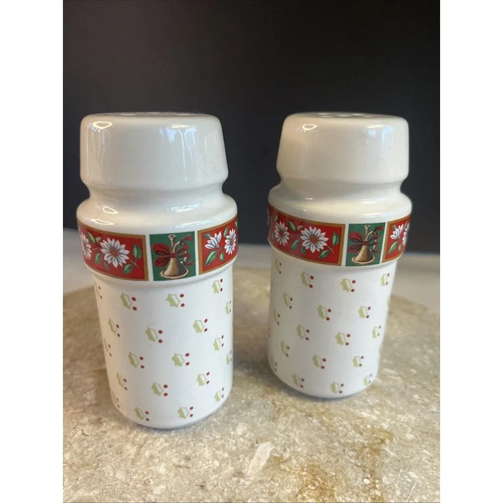VTG Charlton Hall Kobe Porcelain Christmas Salt And Pepper Set Shakers Japan